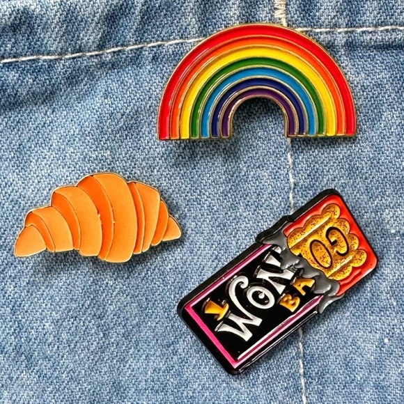 Rainbow Enamel Pin - Picture 3 of 4